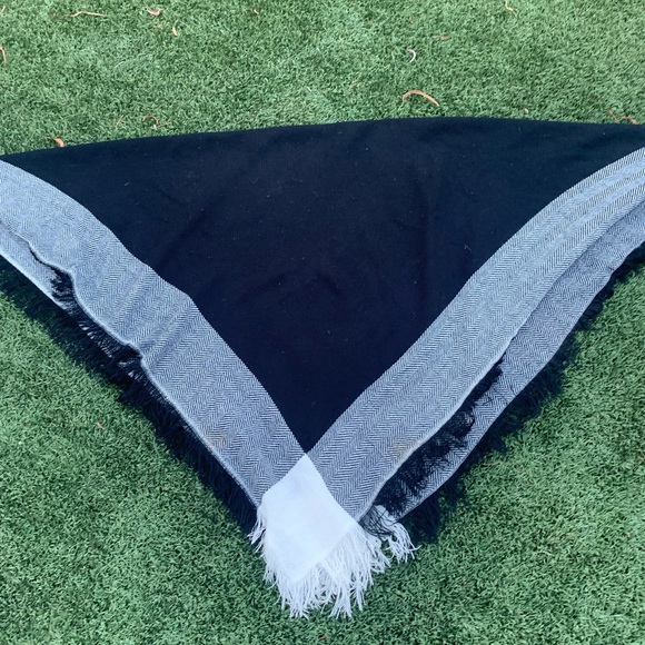 Acrylic Black and White Square Fringed scarf - Picture 6 of 9